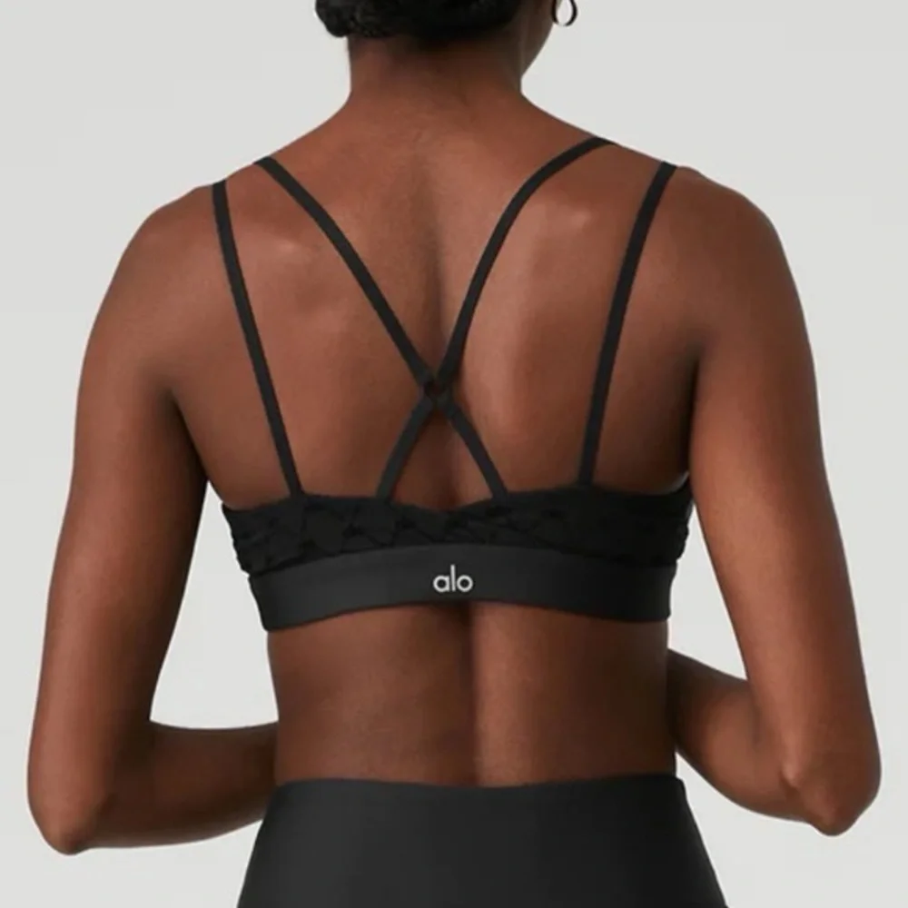 ALO Yoga SET Airlift Mesh Bra and High-Waist Celeste Capri Set